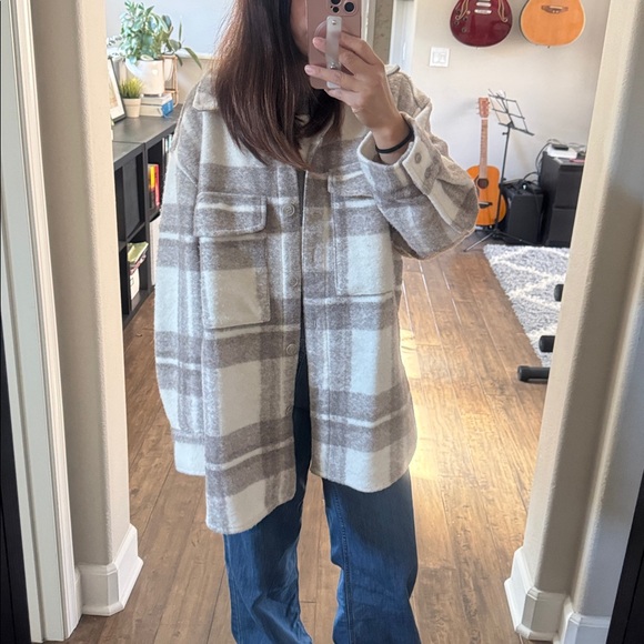 H&M oversized beige and white shacket - Picture 10 of 11